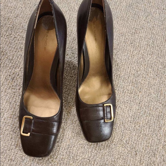 Bandolino Heels - Picture 2 of 3